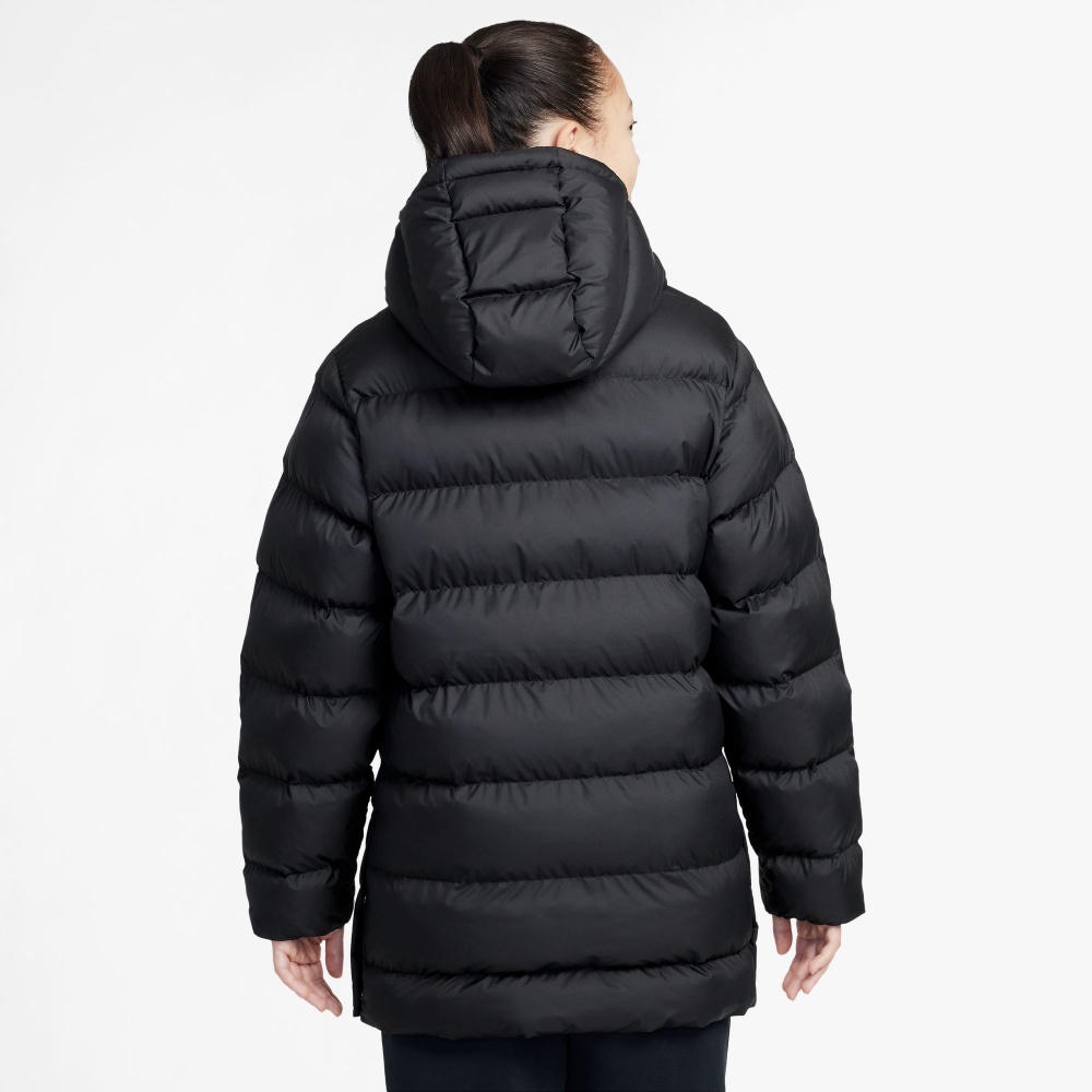Куртка унисекс Nike Sportswear All Day Play Older Kids' Puffer Jacket р.158 черный HJ2722-010