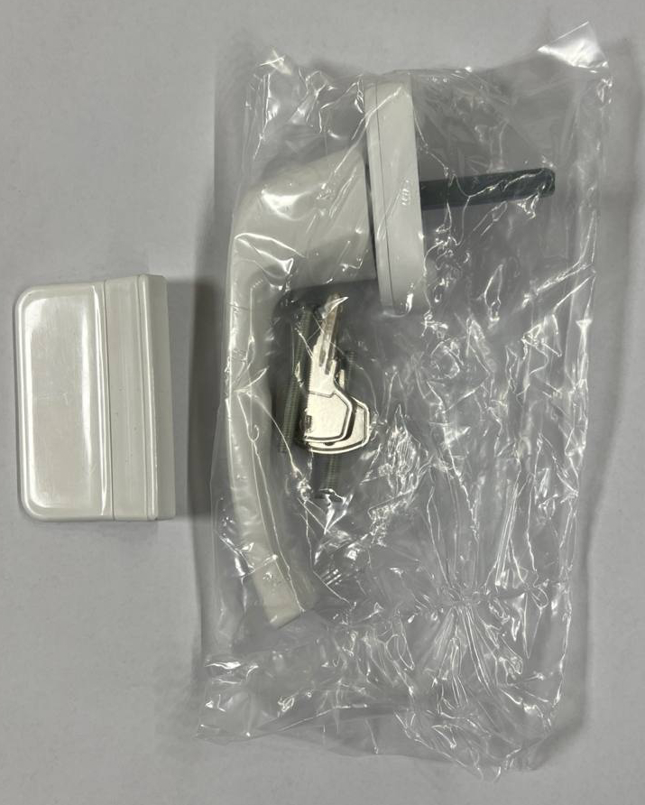 Ручка алюмiнiєва з ключом та ручка-ракушка пластикова біла глянець Vektor