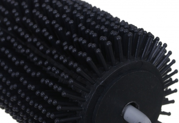 Валик игольчатый мелкая металлическая ручка 250х80 мм BauGut 80x мм