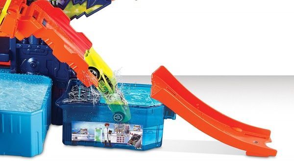 Трек Hot Wheels Научная лаборатория Взрыв цветов 1:64 CCP76