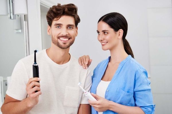 Електрична зубна щітка Oral-B Genius8000