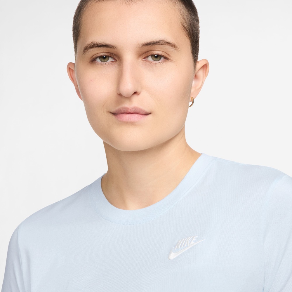 Футболка Nike W NSW CLUB SS TEE DX7902-423 р.M голубой