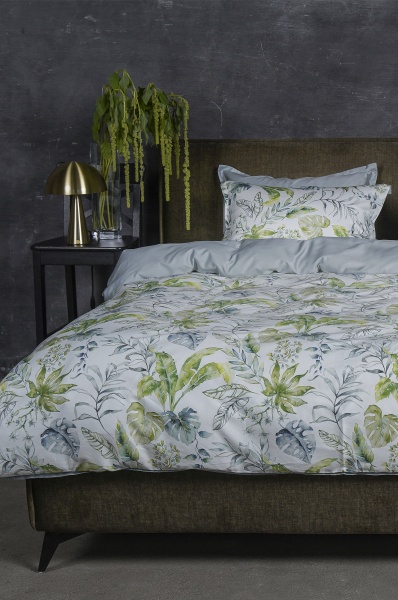 Комплект постельного белья Flora семейный белый с рисунком Decoflux 
