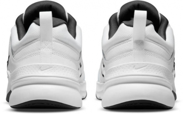 Кроссовки Nike DEFYALLDAY DJ1196-102 р.44,5 белый