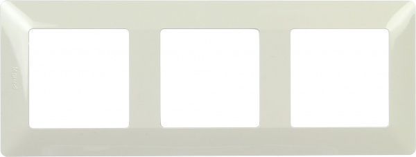 Рамка трехместная Legrand Life универсальная кремовый 754043