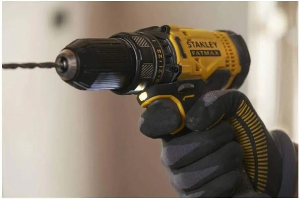 Шуруповерт аккумуляторный Stanley FatMax SFMCD700C2K