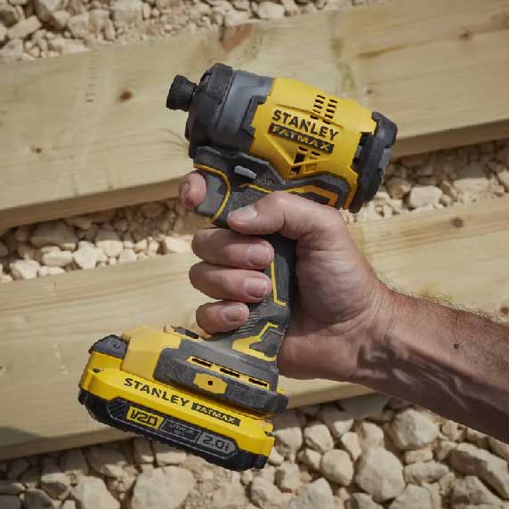 Гайковерт ударный аккумуляторный Stanley SBF810D2K