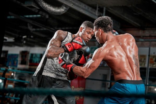 Боксерские перчатки Reebok RSCB-10200RDBK SS19 16oz красный с черным