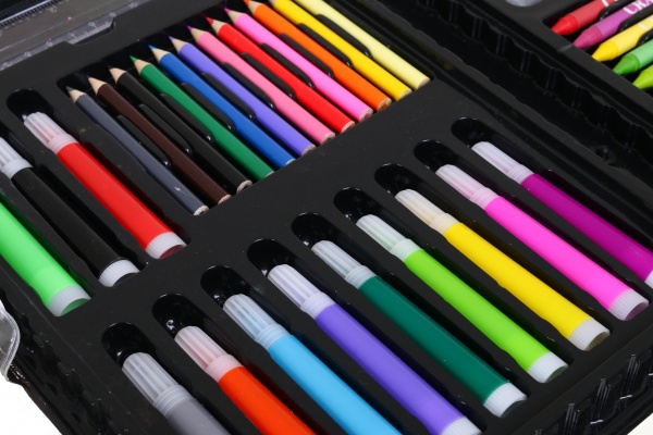 Набор для рисования UP! (Underprice) 67 предметов 