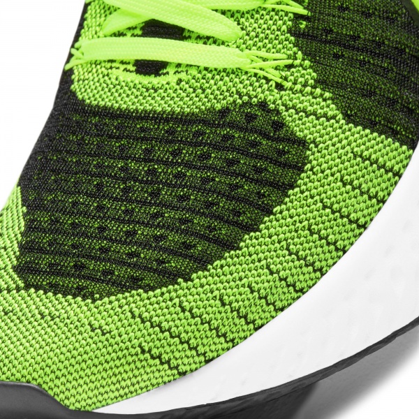 Кросівки Nike React Infinity Run Flyknit 2 CT2357-700 р.US 8 салатово-чорний