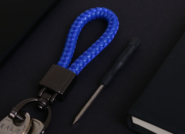 Брелок для ключів з U затискачем з викруткою синій