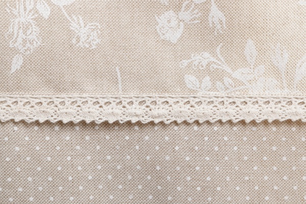 Скатерть Шале розы с кантом 136x180 см бежевый La Nuit 