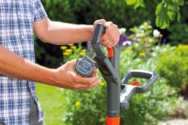 Триммер Gardena EasyCut LI-18/23R аккумуляторный 09823-20