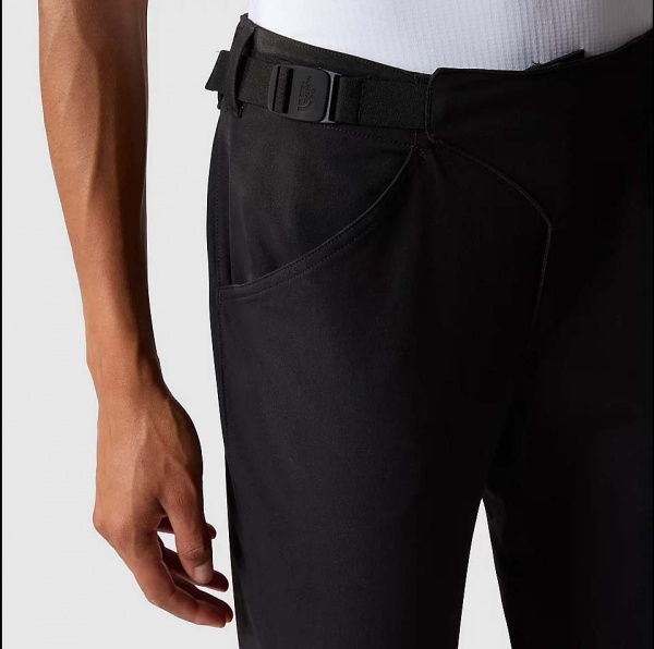 Штани THE NORTH FACE W AO WINTER SLIM STRAIGHT PANT NF0A7Z8BJK31 р. 10 чорний