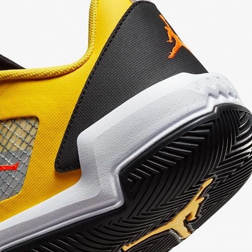 Кроссовки Nike JORDAN ONE TAKE 4 DO7193-700 р.42,5 желтый