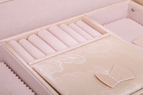 Сундучок для украшений Delux цветок бежевый