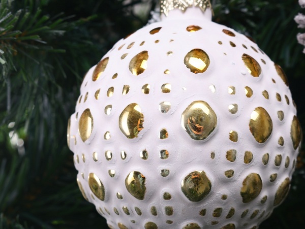 Елочная игрушка в форме шара золотая стеклянная 8 см 8 мм золотой ABT316430