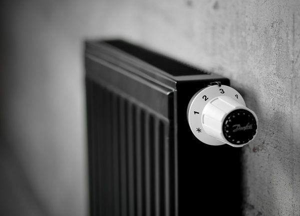 Комплект термостатичний Danfoss радіаторний RAS-CK + RLV-KS прямий