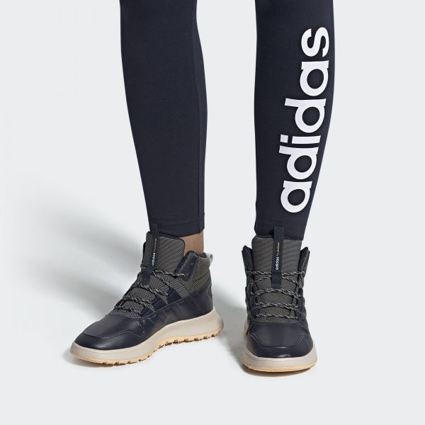 Черевики Adidas FUSION STORM WTR EF0127 р. 5,5 темно-синій