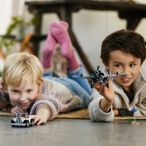 Конструктор LEGO Ideas Переслідування на винищувачі 77012