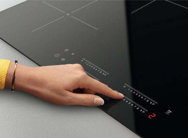 Варильна поверхня Zanussi IPZS6452KC