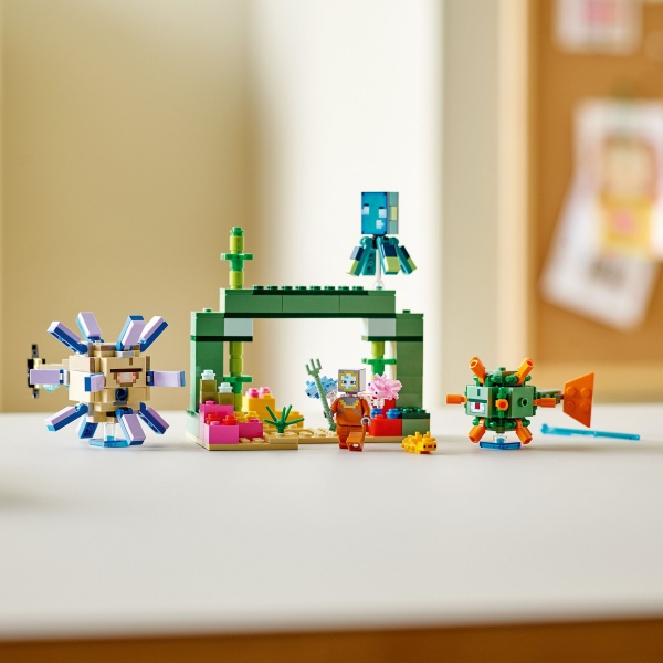 Конструктор LEGO Minecraft Битва Стражів 21180