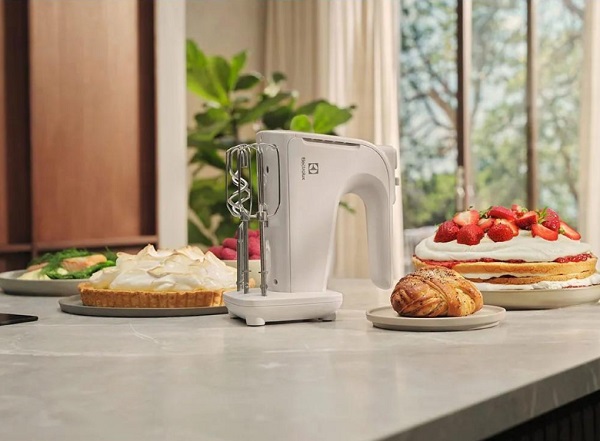 Миксер Electrolux 300 Series EHM4W