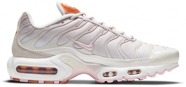 Кросівки Nike AIR MAX PLUS DD6612-001 р.38,5 чорний