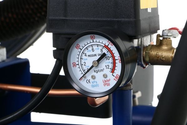 Компресор EVO V-0,6/10 (380) 4 кВт,200Л V-0,6/10 (380)