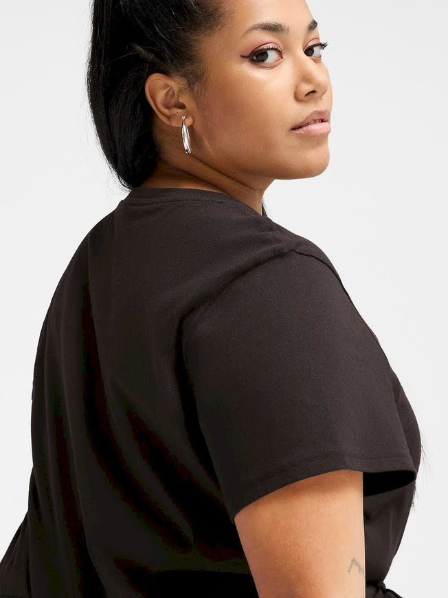 Футболка Puma ESS TEE 68237401 р.S чорний