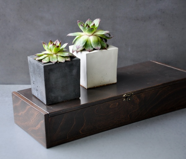 Кашпо квадратне Cube темно-сірий бетон