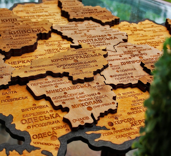 Панно декоративное Карта Украины 3D 38,5x55 см коричневый 