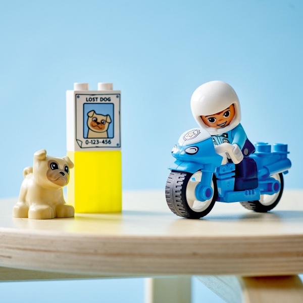 Конструктор LEGO DUPLO Поліцейський мотоцикл 10967