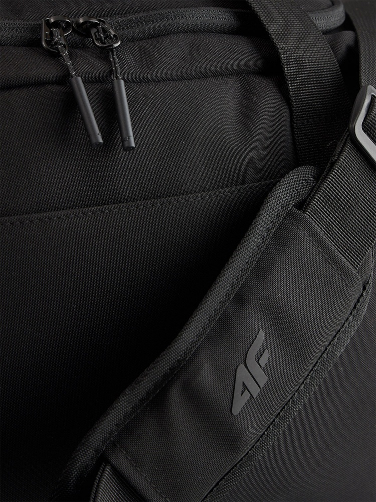 Спортивна сумка 4F 4FWSS26ATBAU073-20S 28,8 л чорний