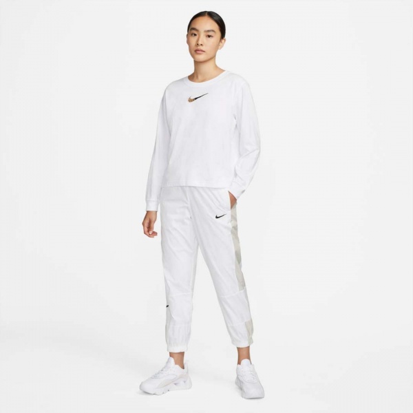 Футболка Nike W NSW TEE LS BOXY PATCH DM2804-100 р.S білий