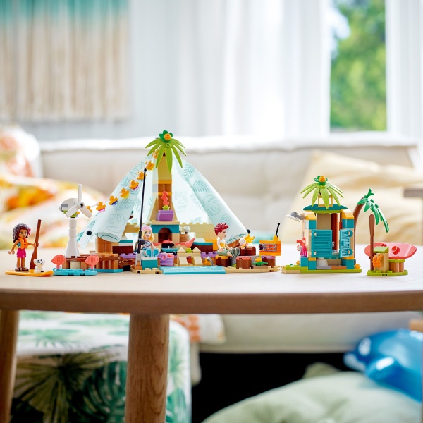 Конструктор LEGO Friends Кемпінг на пляжі 41700