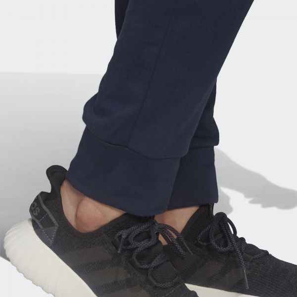 Спортивний костюм Adidas WTS NEW CO MARK FM6840 р. XS рожевий