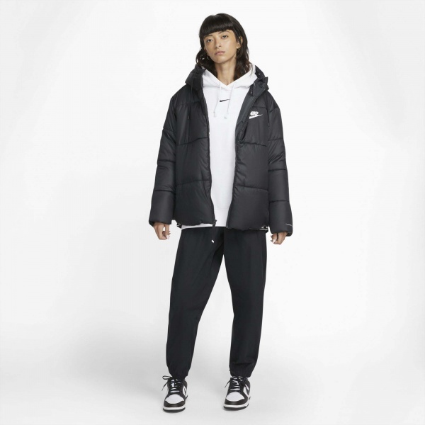 Куртка Nike W NSW TF RPL CLASSIC TAPE JKT DJ6997-010 р.S чорний