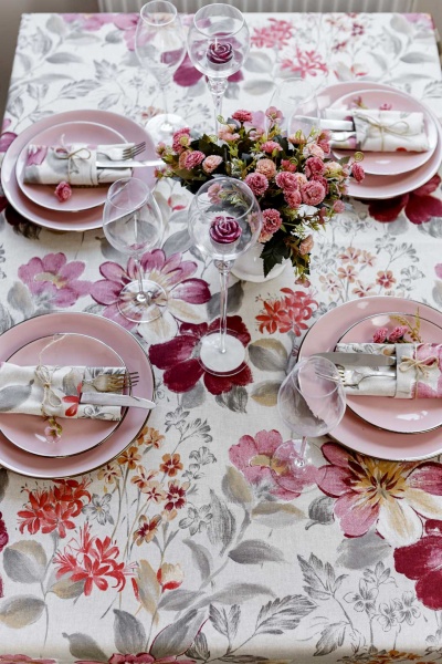 Скатерть Цветок бордо 133x220 см La Nuit 