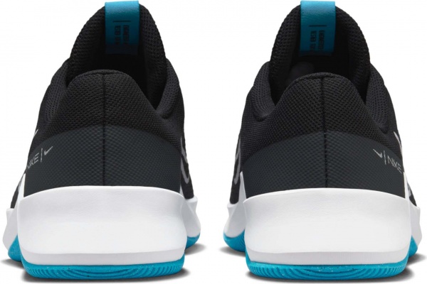 Кросівки Nike MC TRAINER 2 DM0823-005 р.41 чорний