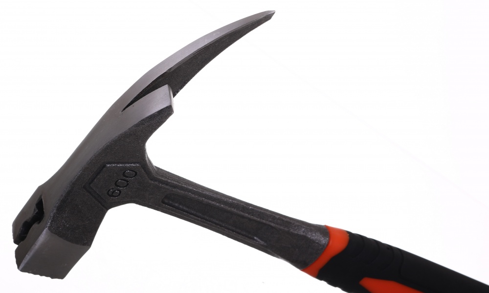 Молоток для кровли Montero монолитный 600 г MN-RMH0600