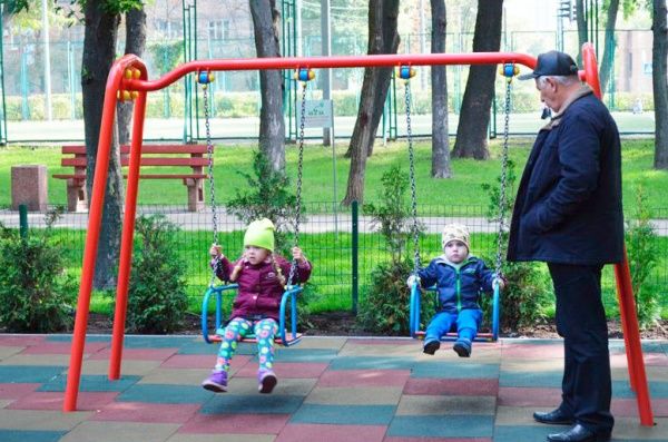 Гойдалка InterAtletika подвійна зі спинкою на ланцюгах ТЕ407М 