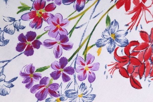 Скатерть Красочность 136x220 см белый с принтом La Nuit 