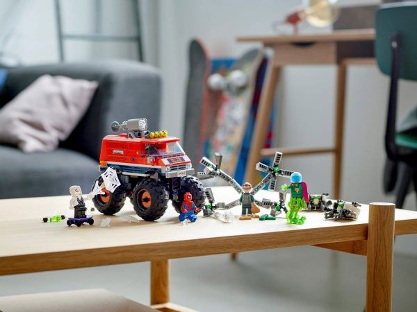 Конструктор LEGO Super Heroes Marvel Грузовик-монстр Человека-Паука против Мистерио 76174