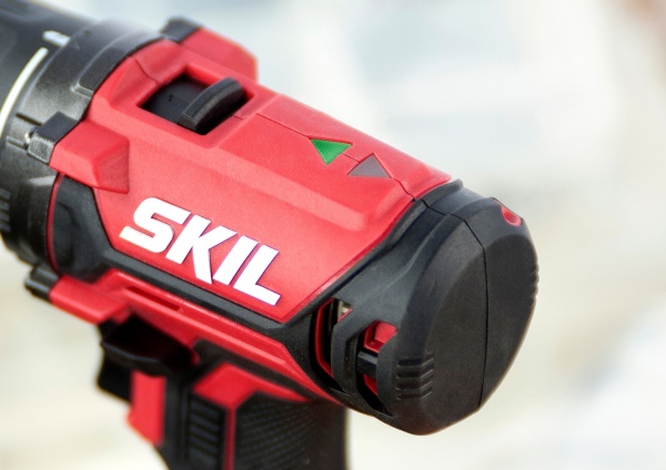 Шуруповерт акумуляторний SKIL DD1E3008CA