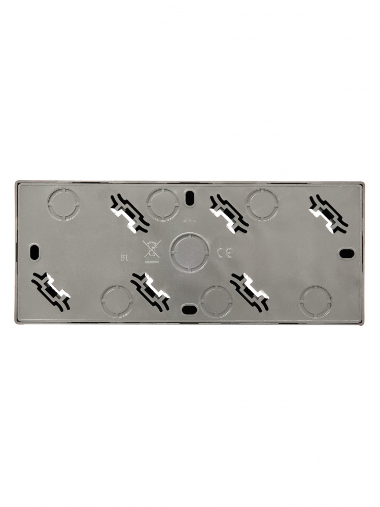 Розетка накладна потрійна побутова із заземленням Lezard LETO IP20 платина 752-3500-127BUP