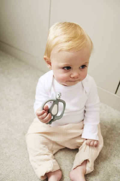 Прорезыватель Matchstick Monkey Пингвин серый 11 см (MM-PE-001)