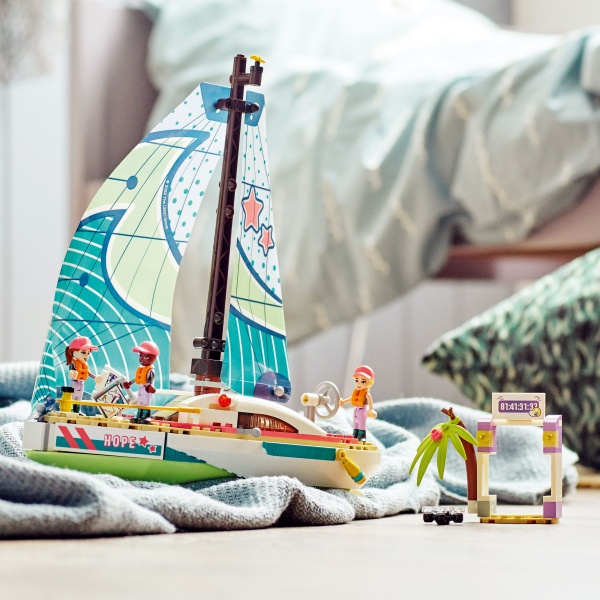 Конструктор LEGO Friends Пригоди Стефані на вітрильному човні 41716