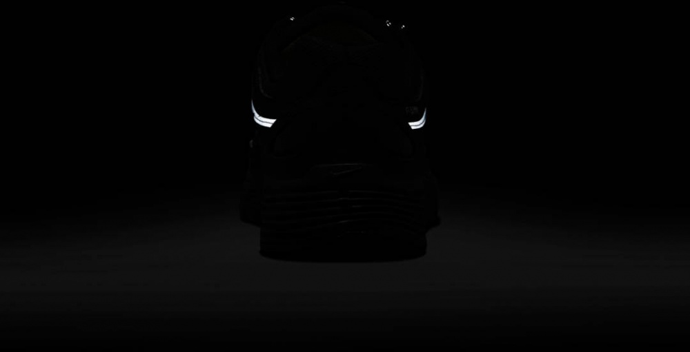 Кросівки жіночі демісезонні Nike WMNS P-6000 FV0943-001 р.41 чорні