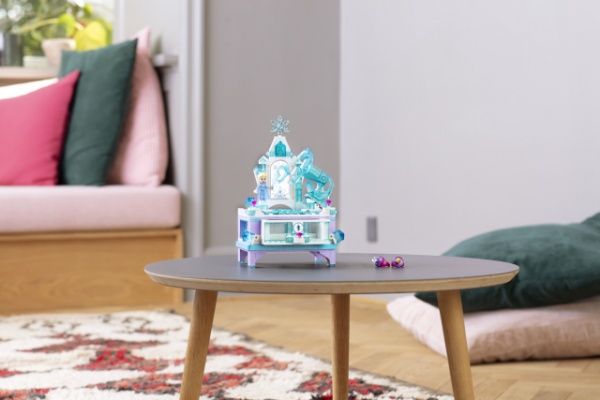 Конструктор LEGO Disney Frozen Ельзина скринька для прикрас 41168